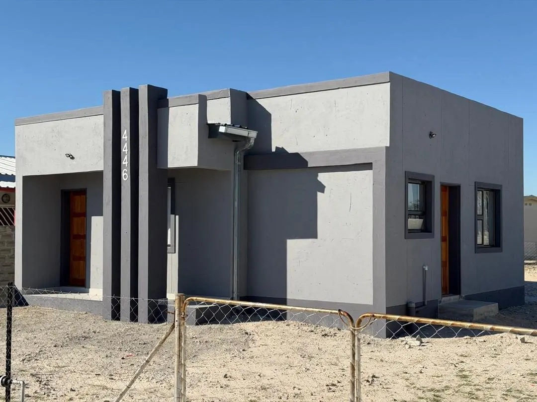 House 4446 seen from the corner